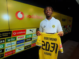 Joane Gadou wechselt zu Borussia Dortmund und unterschreibt einen Vertrag bis 2031.